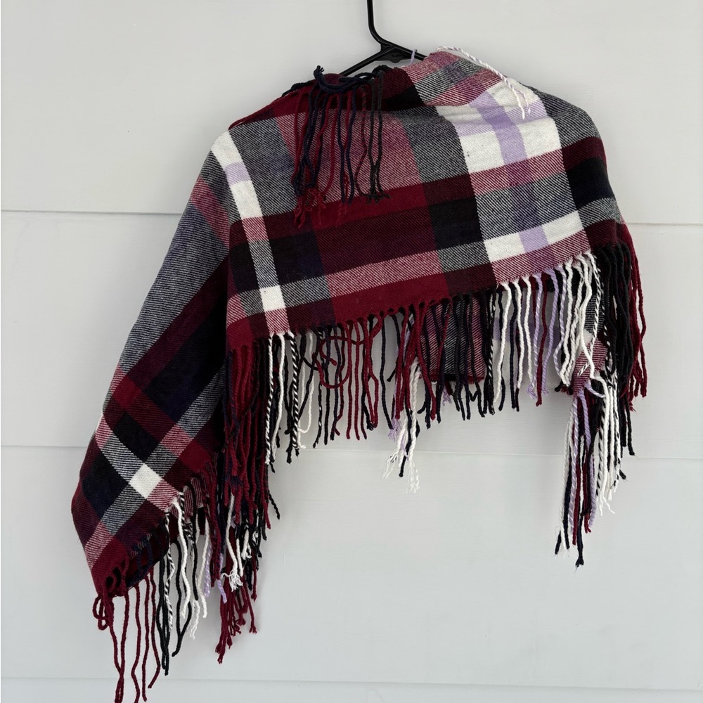 American Eagle Outfitters Long Plaid Scarf Wrap Tassel Fringe Black Red Cozy - Picture 4 of 7